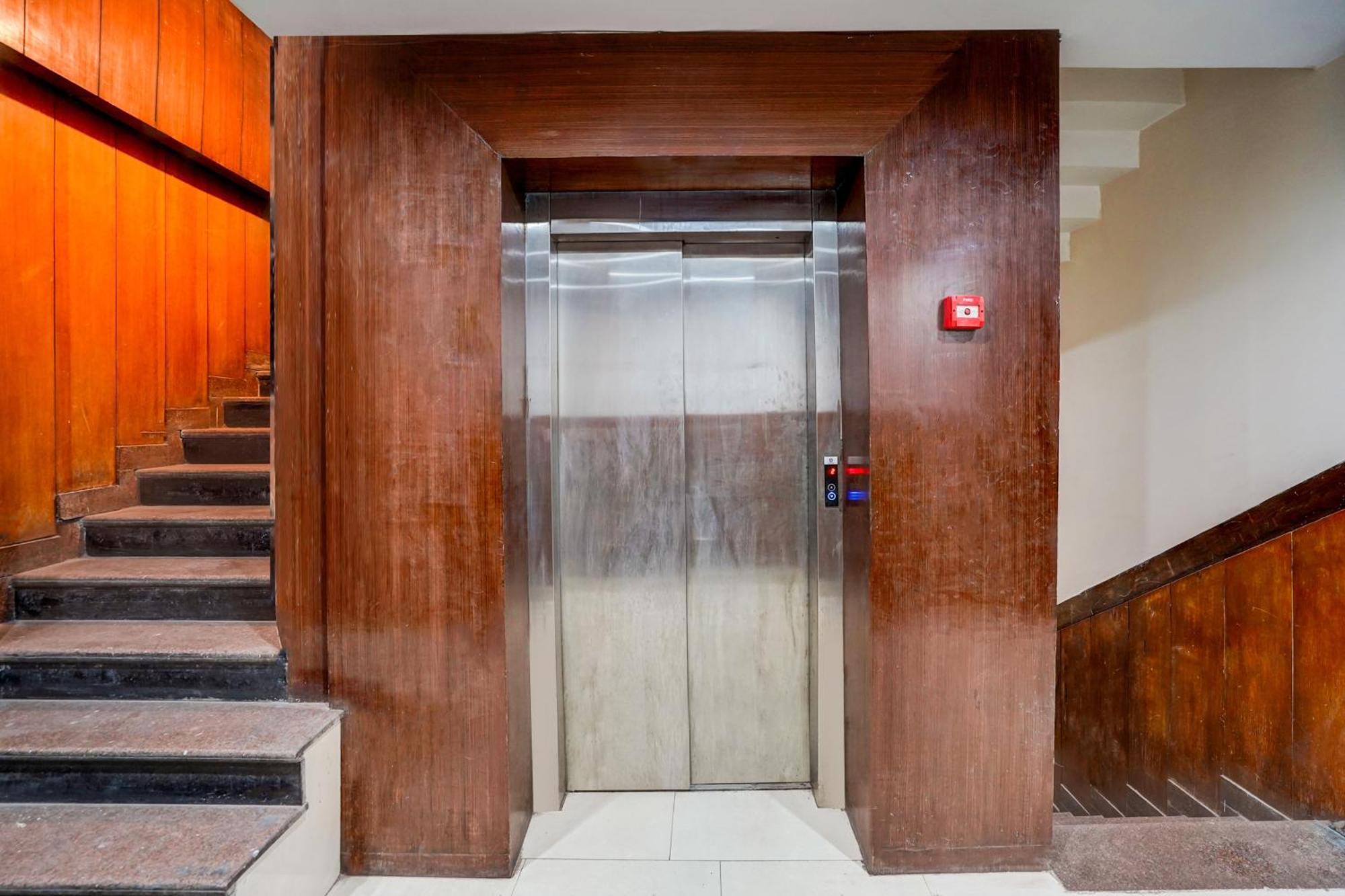 Hotel Collection O Sector 5 Ghaziabad Exterior foto