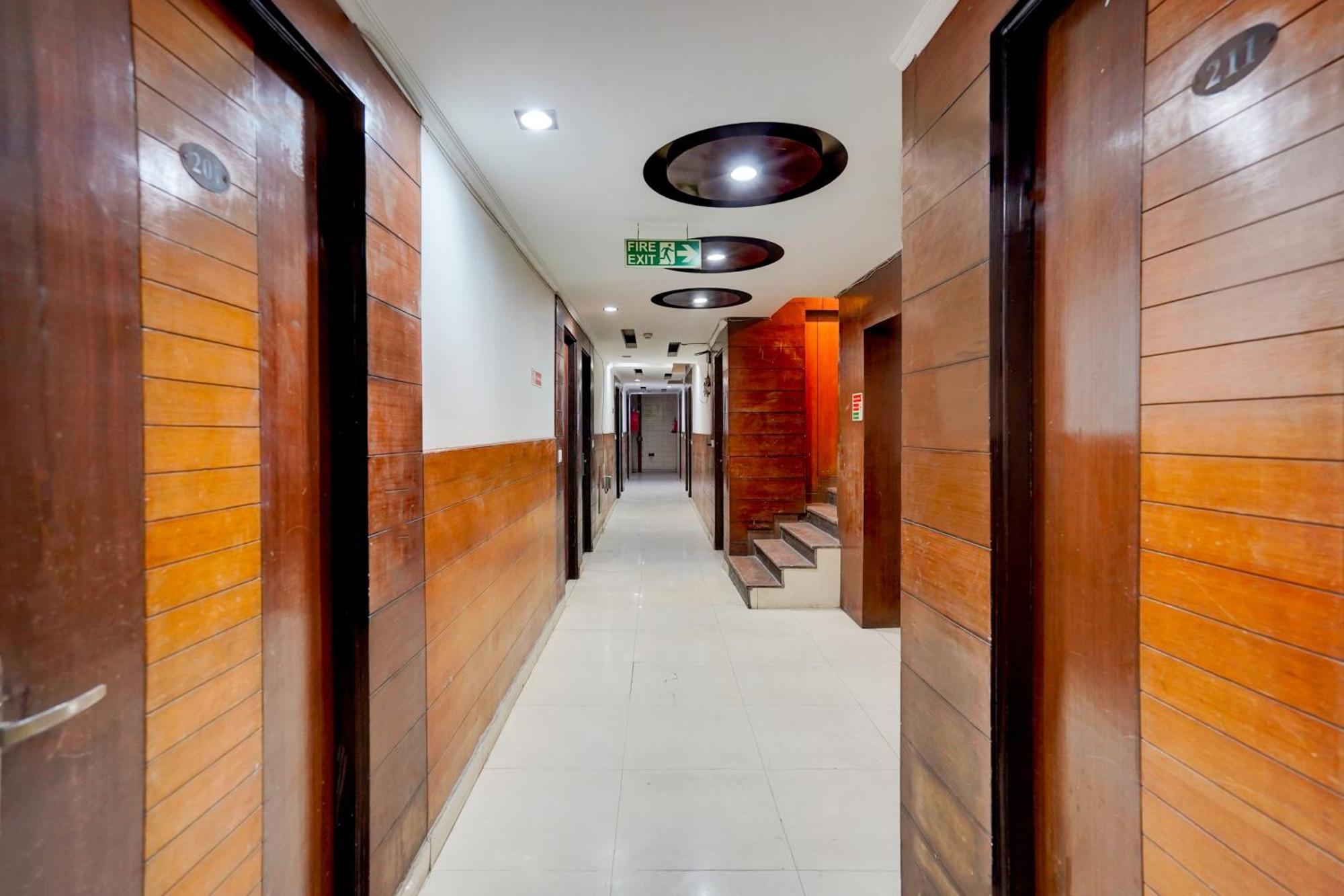 Hotel Collection O Sector 5 Ghaziabad Exterior foto