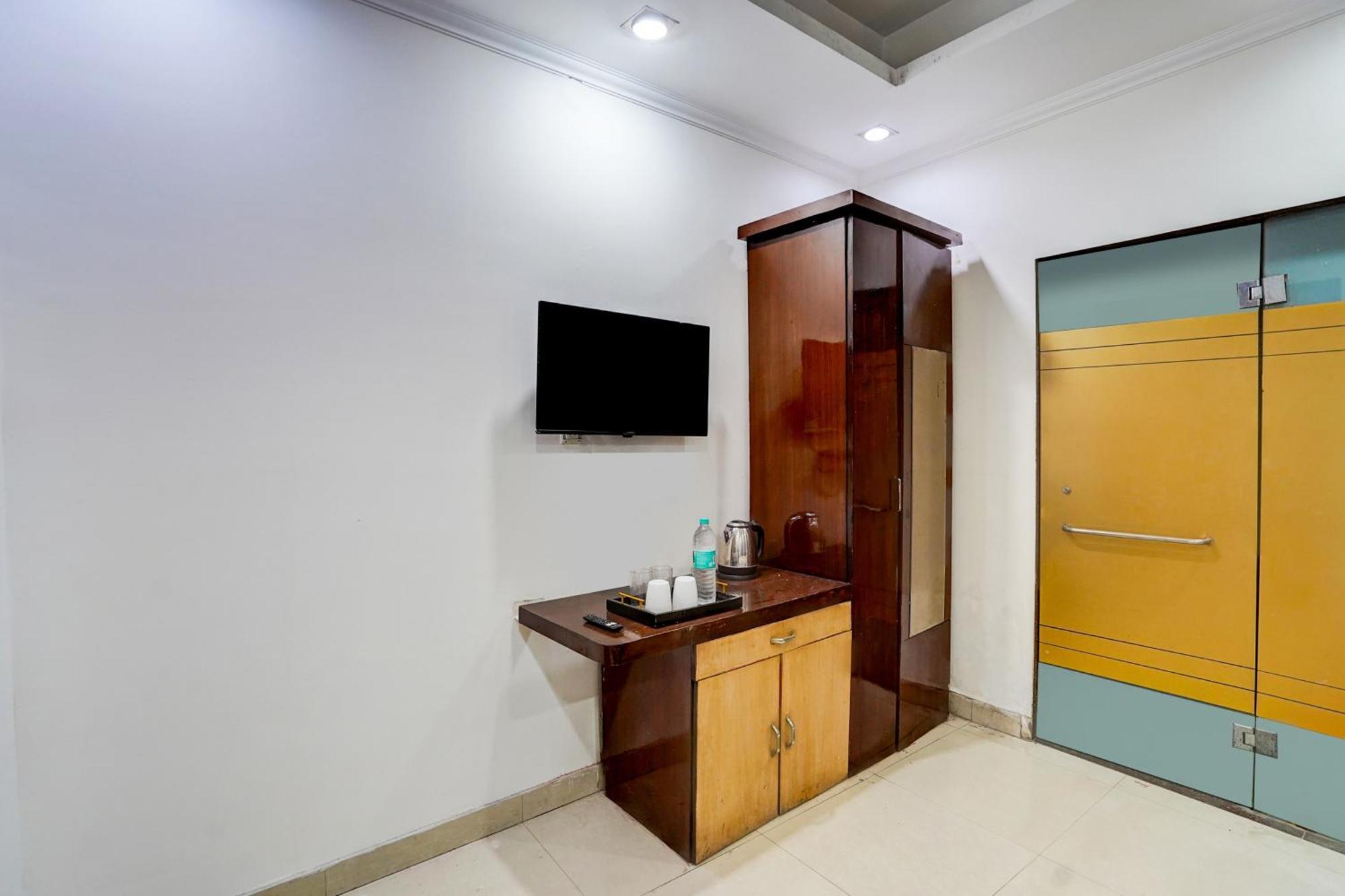 Hotel Collection O Sector 5 Ghaziabad Exterior foto