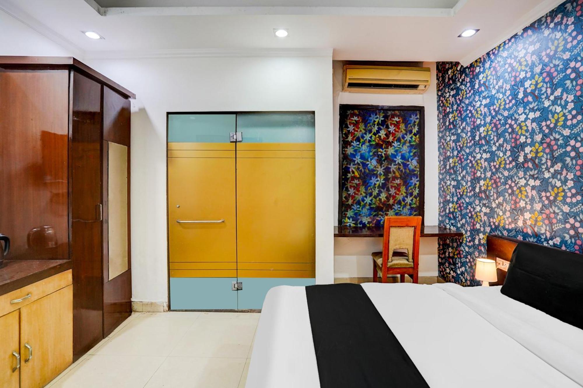 Hotel Collection O Sector 5 Ghaziabad Exterior foto