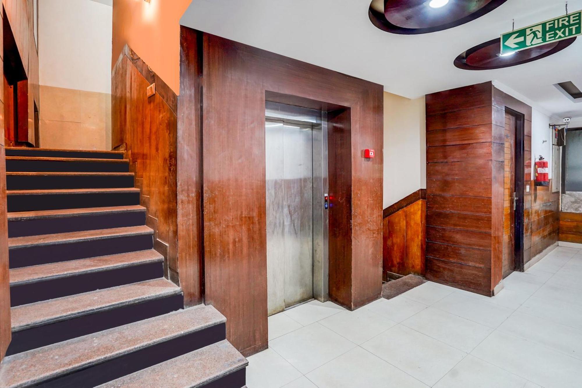 Hotel Collection O Sector 5 Ghaziabad Exterior foto