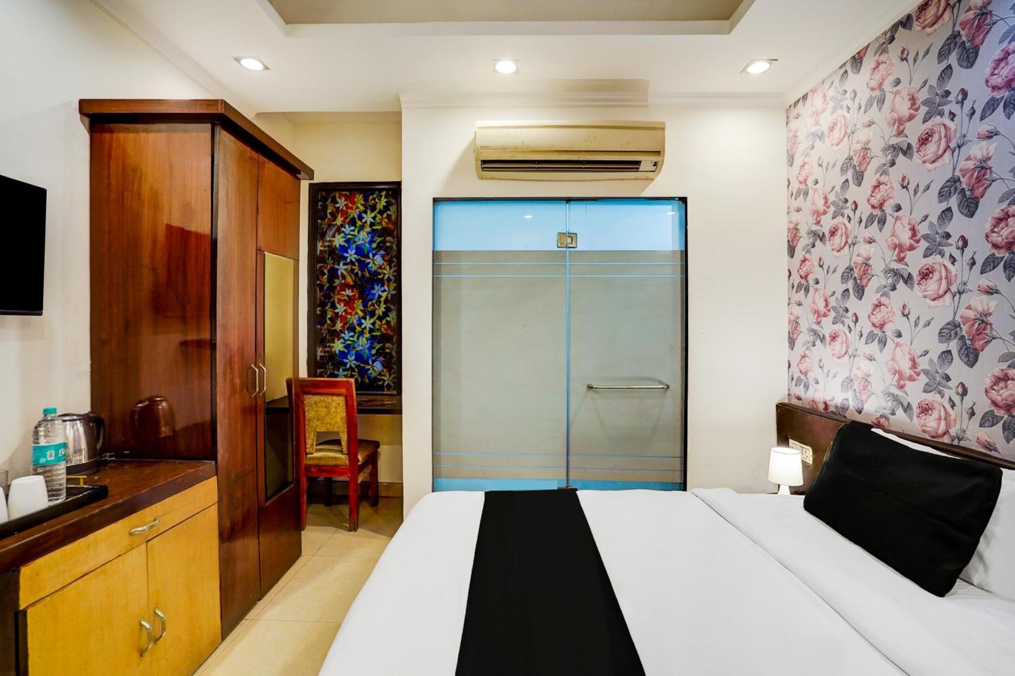 Hotel Collection O Sector 5 Ghaziabad Exterior foto